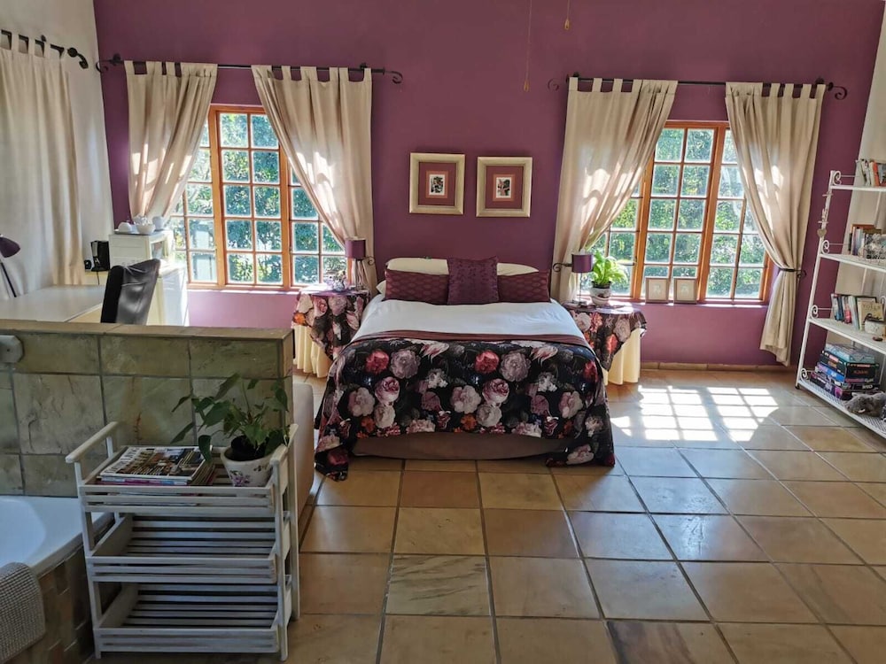 Basic Room, 1 Double Bed, Non Smoking, Bathtub photo 1