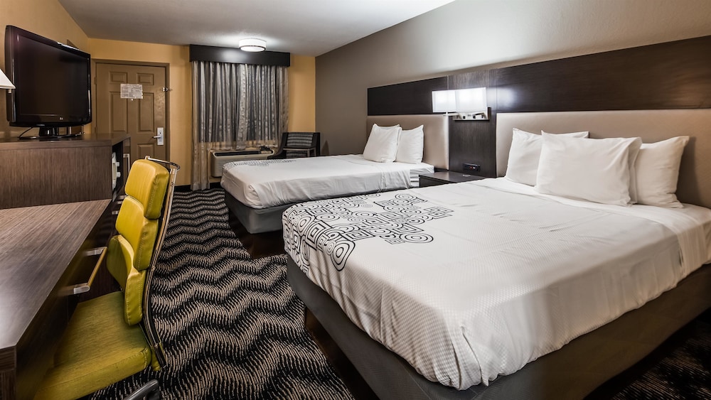 Standard Room, 2 Double Beds, Non Smoking, Refrigerator & Microwave (1st Floor) - Photo 1
