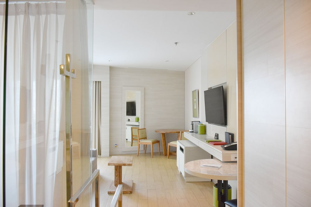 Room, 1 King Bed, Corner