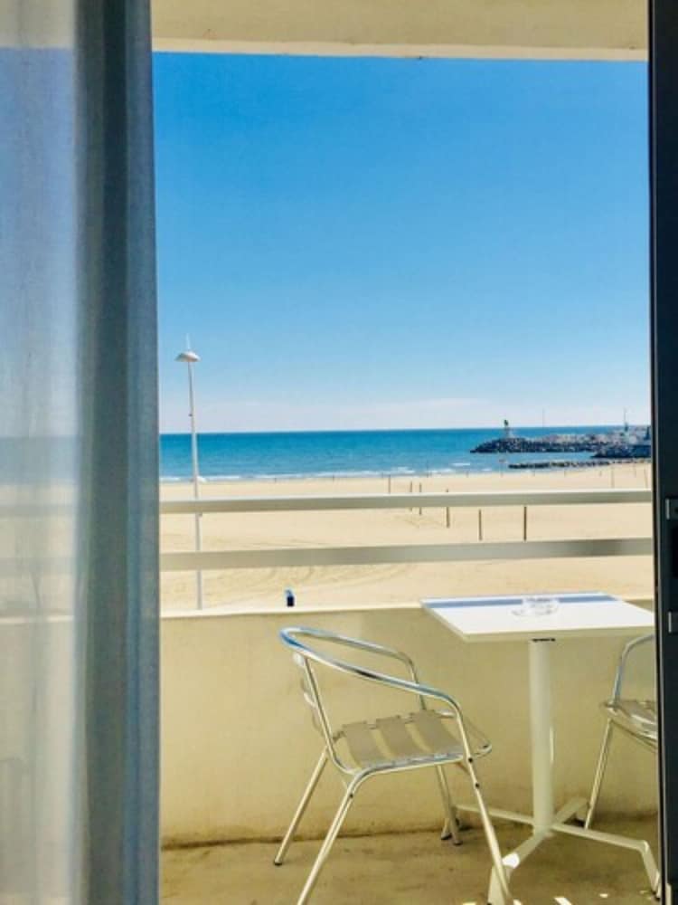 Double Room, Oceanfront photo 1