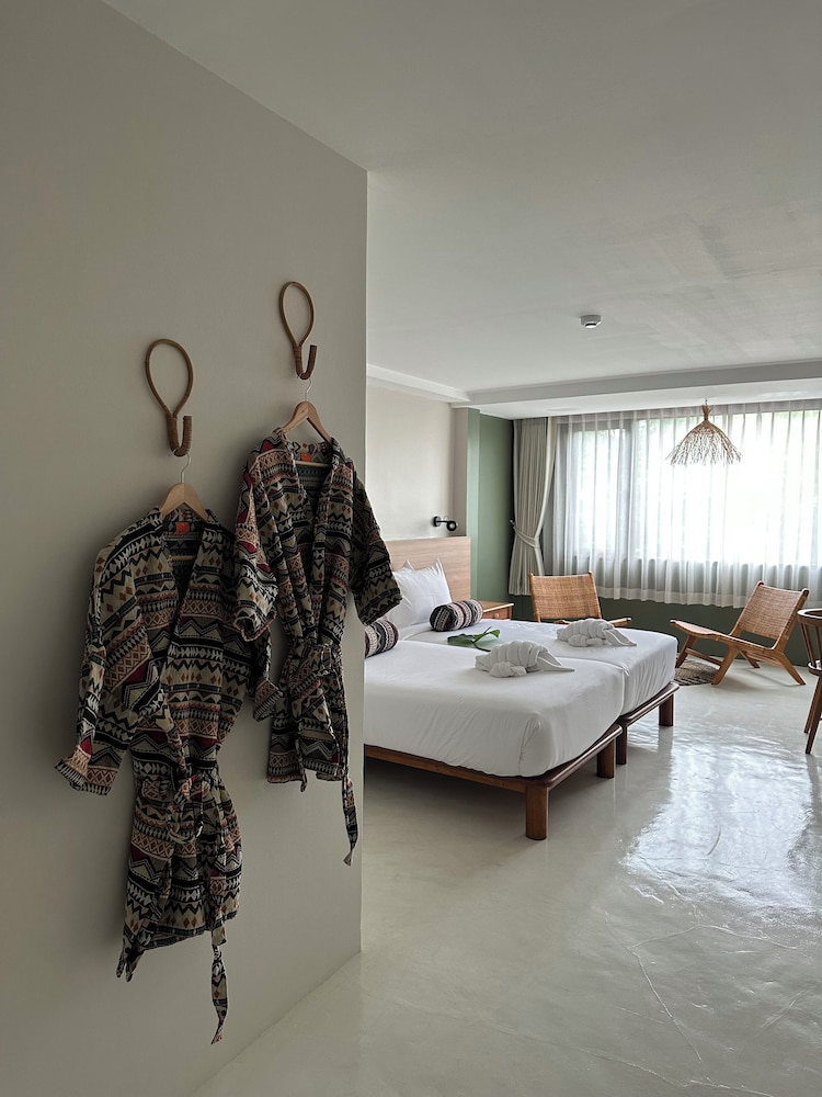 Suite - Photo 7