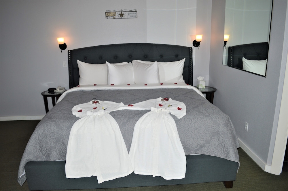 Room, 1 Queen Bed (Sunset) photo 2