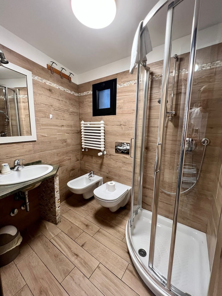 Economy Double Room photo 2