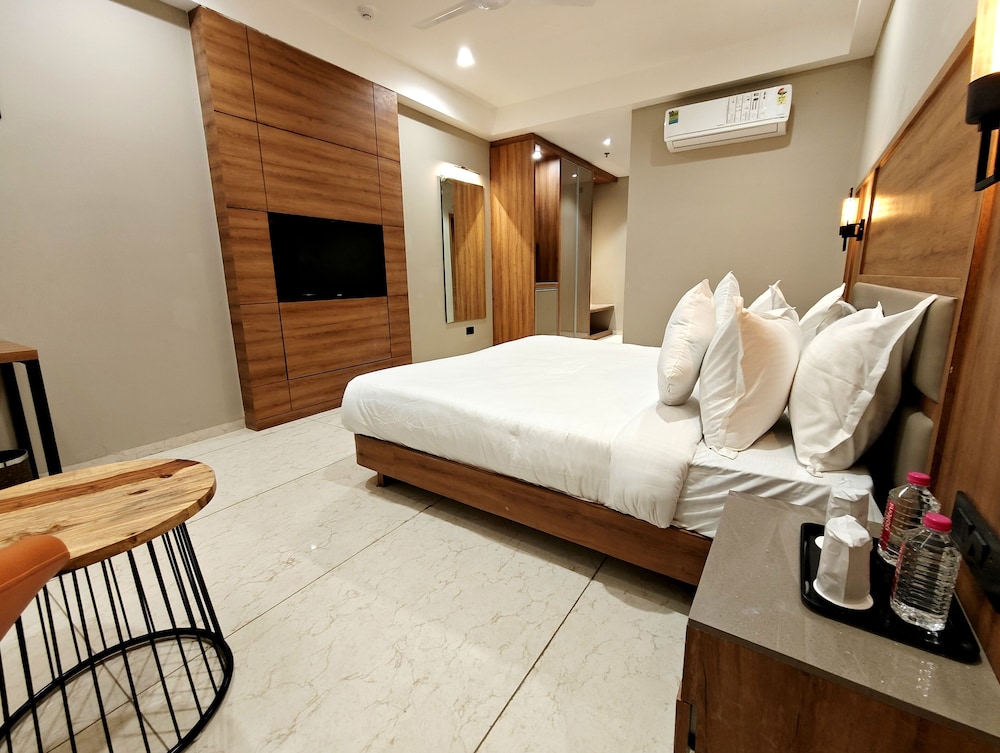 Deluxe Double Room photo 2