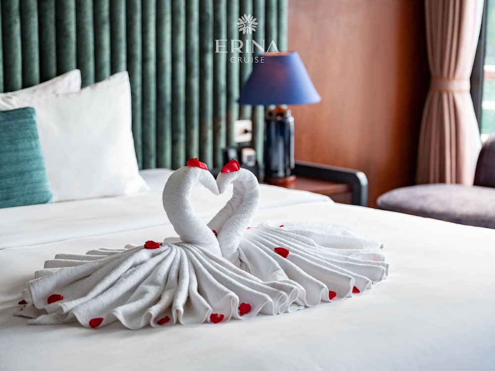 Honeymoon Suite, Sea View - Photo 4