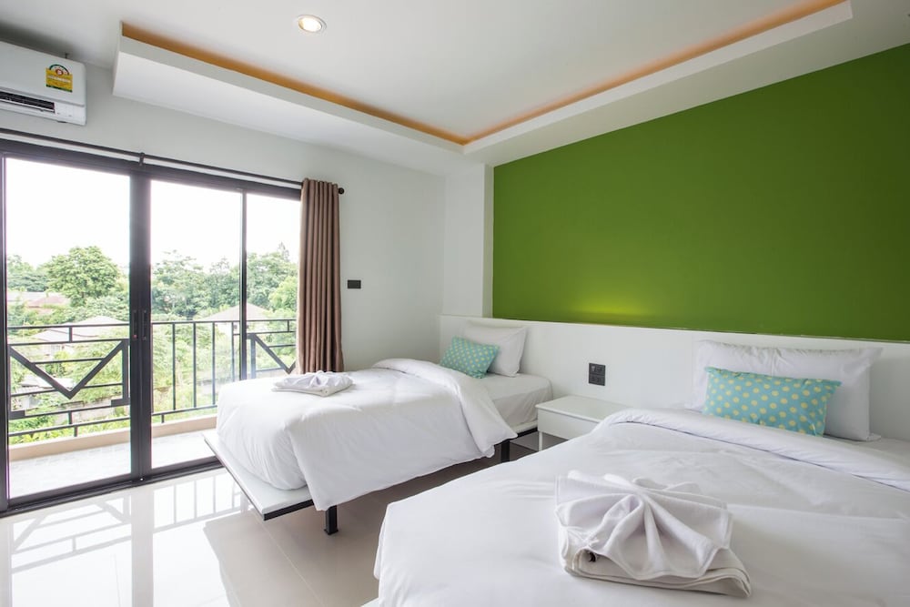 Deluxe Twin Room, City View