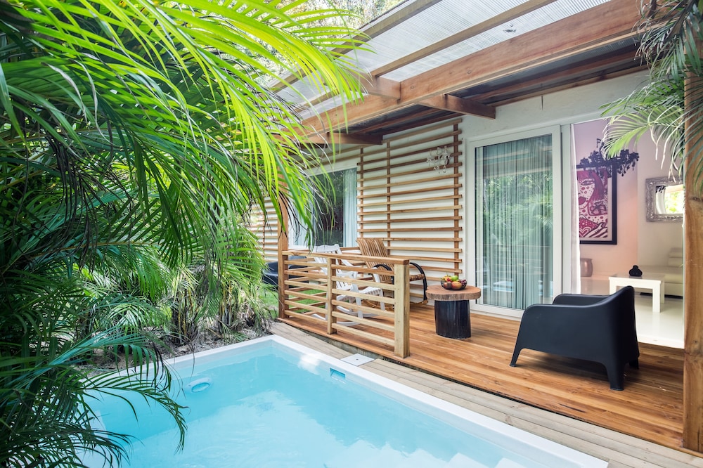 Gigi Hip Suite, Garden View with Pool