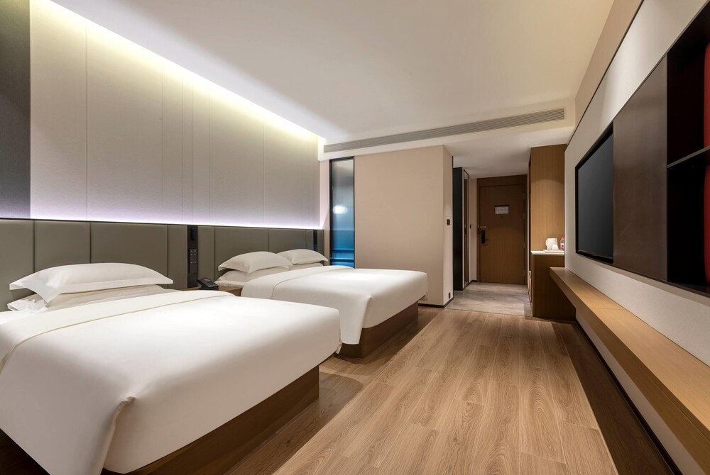 Superior Room, 2 Twin Beds, Non Smoking, City View
