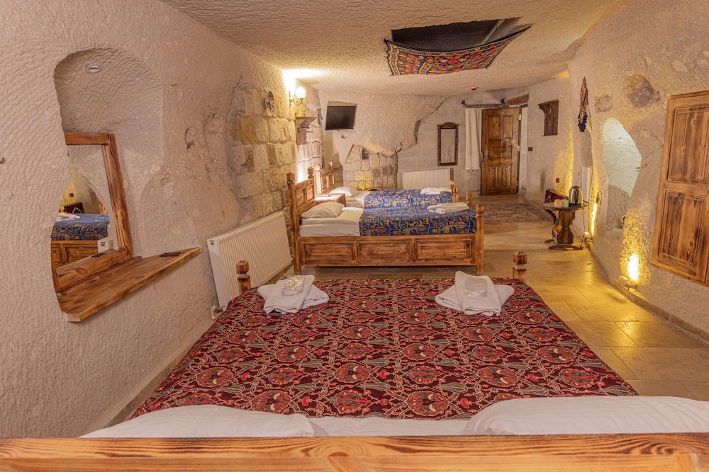 Family Cave Suite - Photo 2