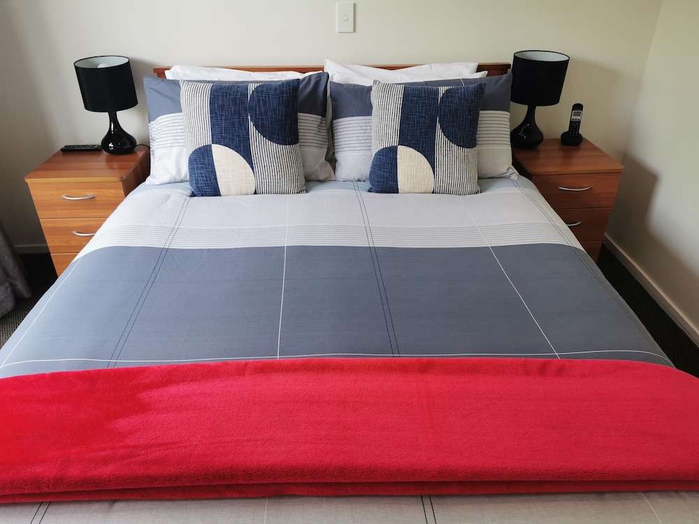 Standard Suite, 2 Bedrooms, Non Smoking, Kitchen (Units) photo 2