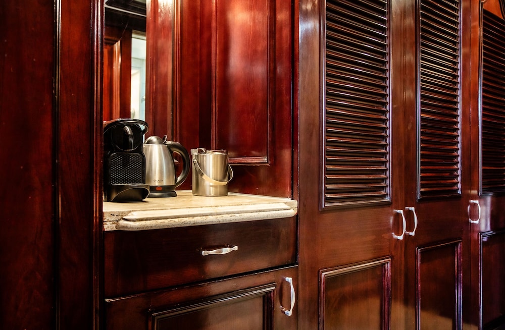 Superior Luxury Family Room - Photo 2