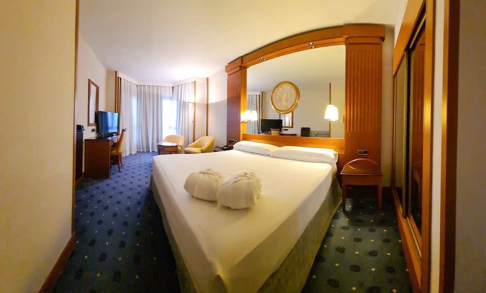Double Room - Photo 17