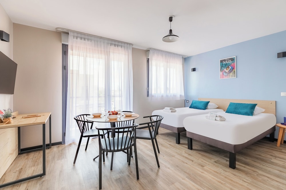 Standard Apartment - Photo 2