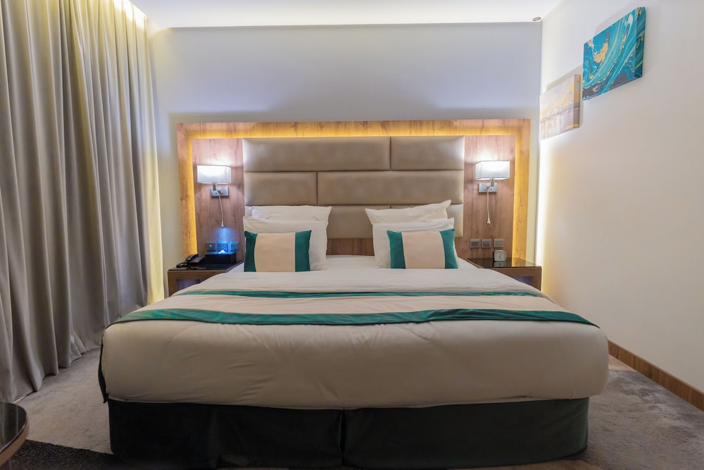 Junior Suite, 1 Double Bed, Kitchenette