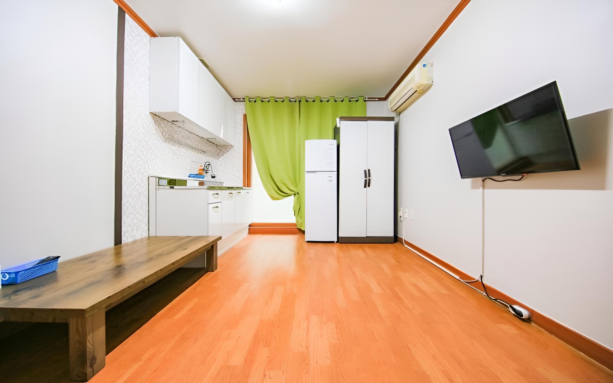 Room (Room 202) photo 1