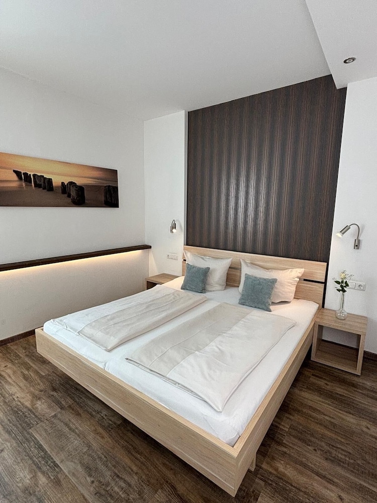 Family Apartment, 2 Bedrooms - Photo 2