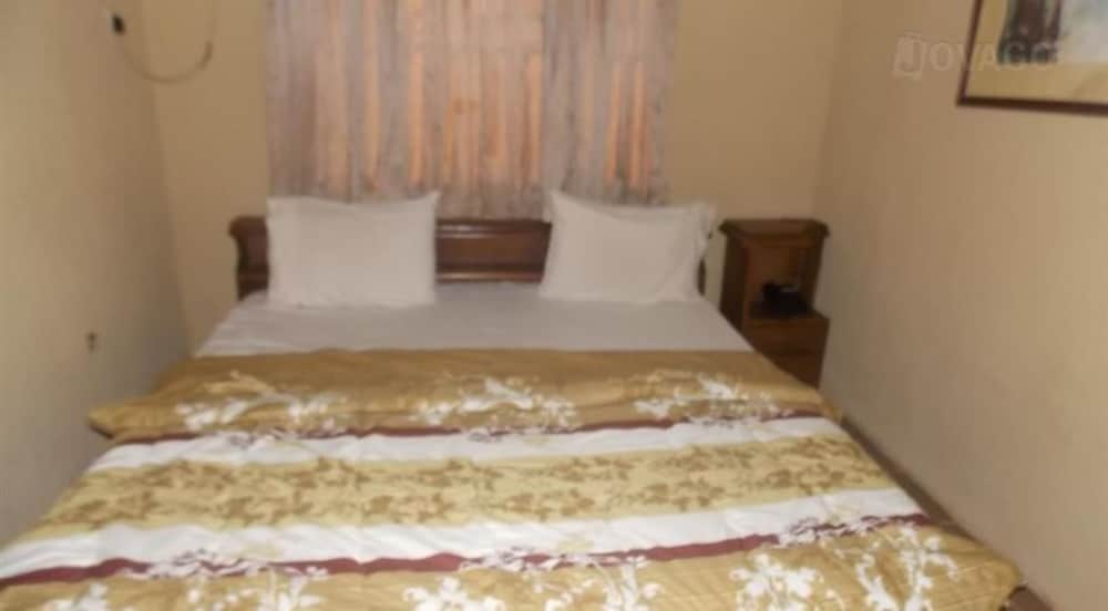 Family Room, Multiple Beds photo 1