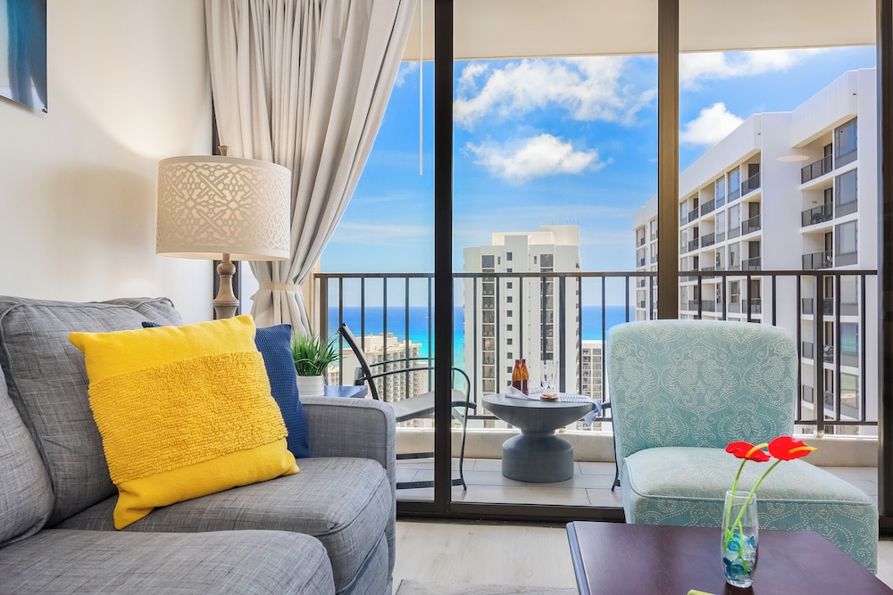 High Floor Ocean View Condo w/ 2 Beds and Parking: Family Suite, 1 Bedroom, Air conditioning, Ocean View (0091) photo