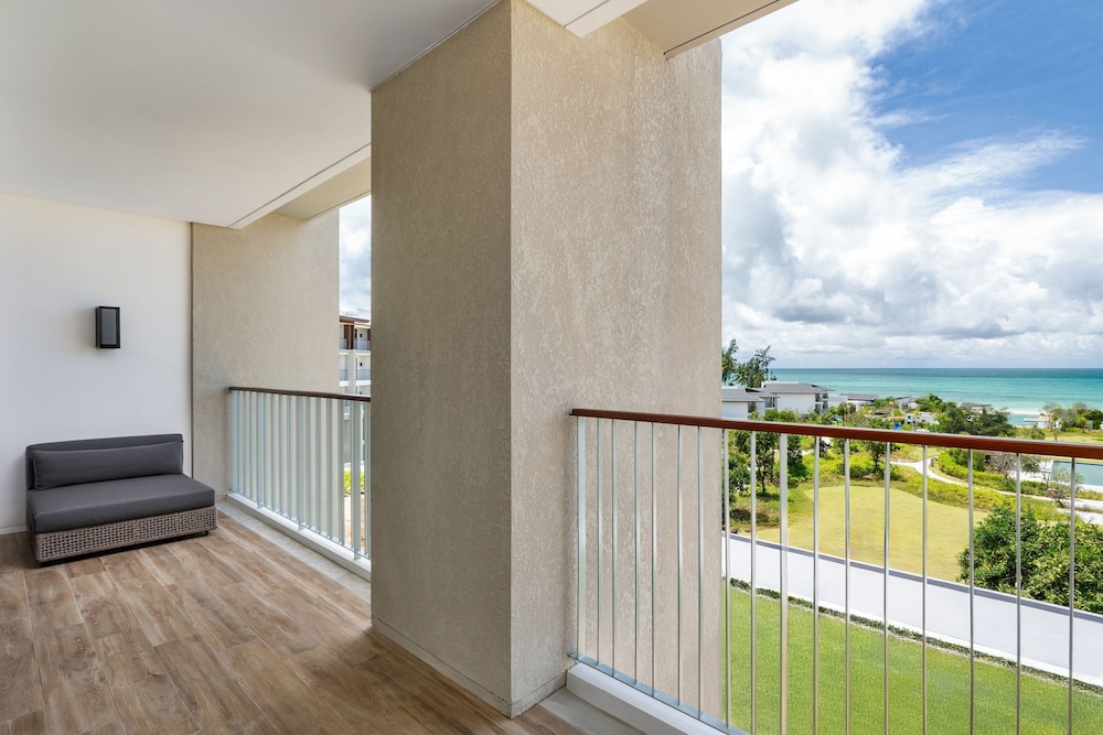 Suite, 1 Bedroom, Ocean View (Balcony) - Photo 2
