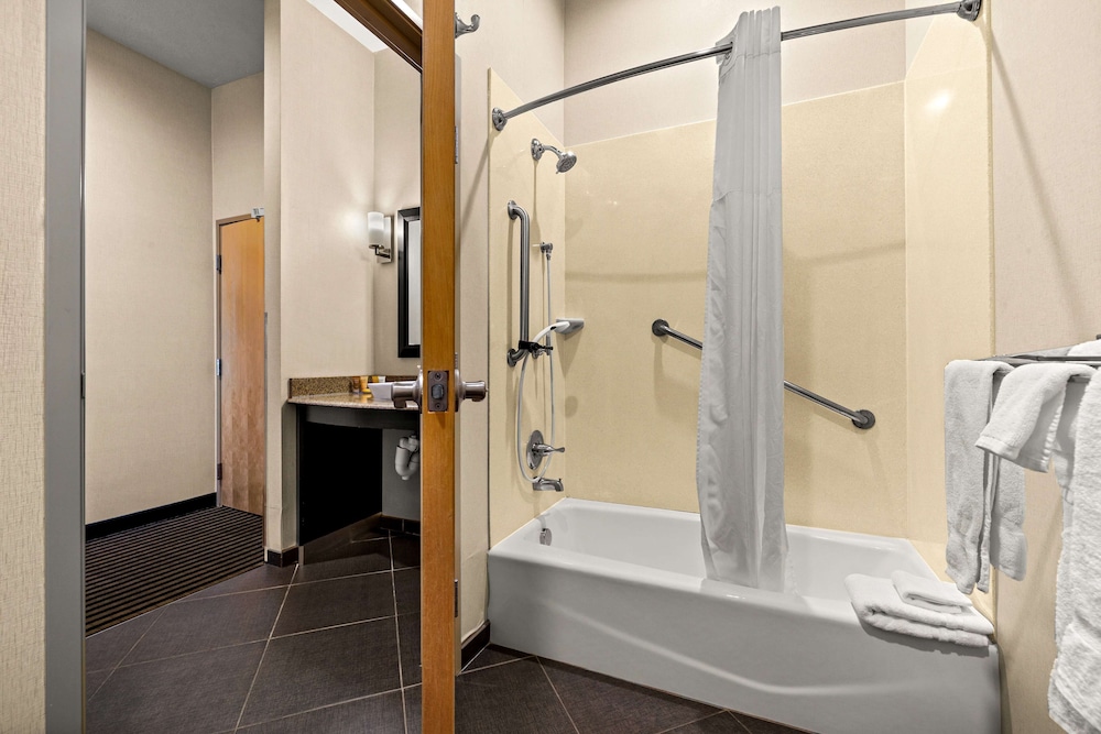 Room, 2 Queen Beds, Accessible - Photo 2