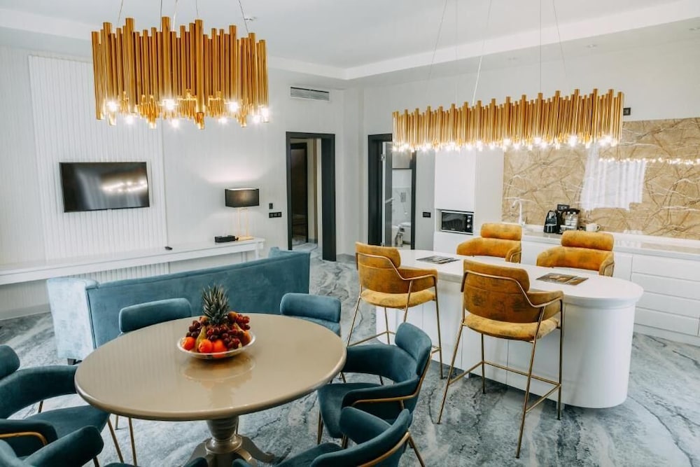 Luxury Suite photo 1