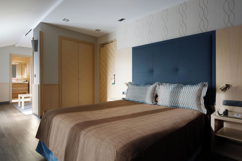 Superior Double Room - Photo 3