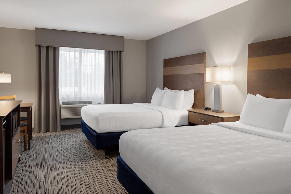 Room, 2 Queen Beds, Accessible, Non Smoking (Mobility, Bathtub W/grab Bars) photo 1