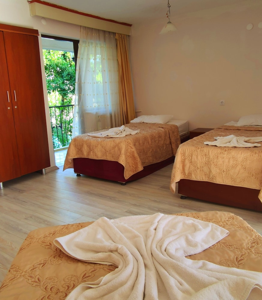 Standard Triple Room - Photo 1