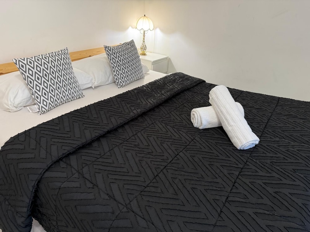 Economy Double Room, Balcony, Garden View