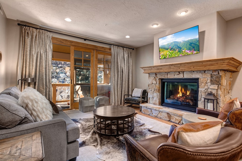 Condo, 3 Bedrooms