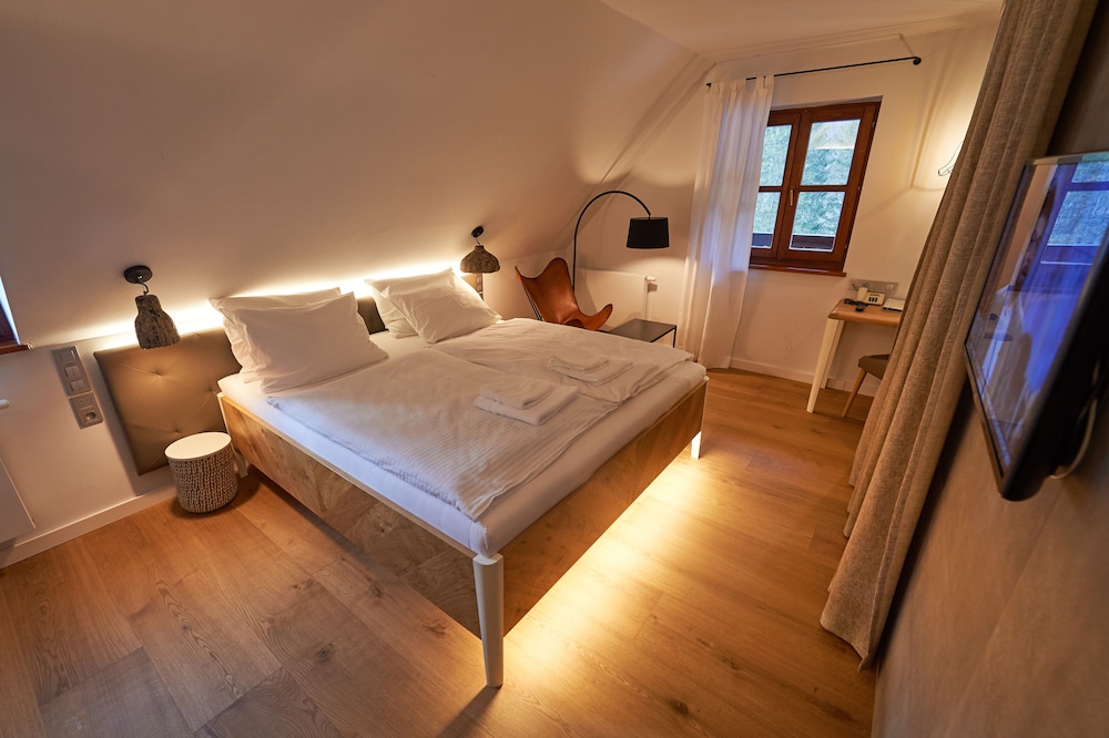 Basic Double or Twin Room