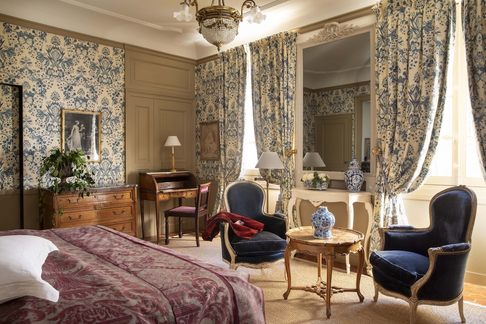 Large Deluxe Room - Photo 12