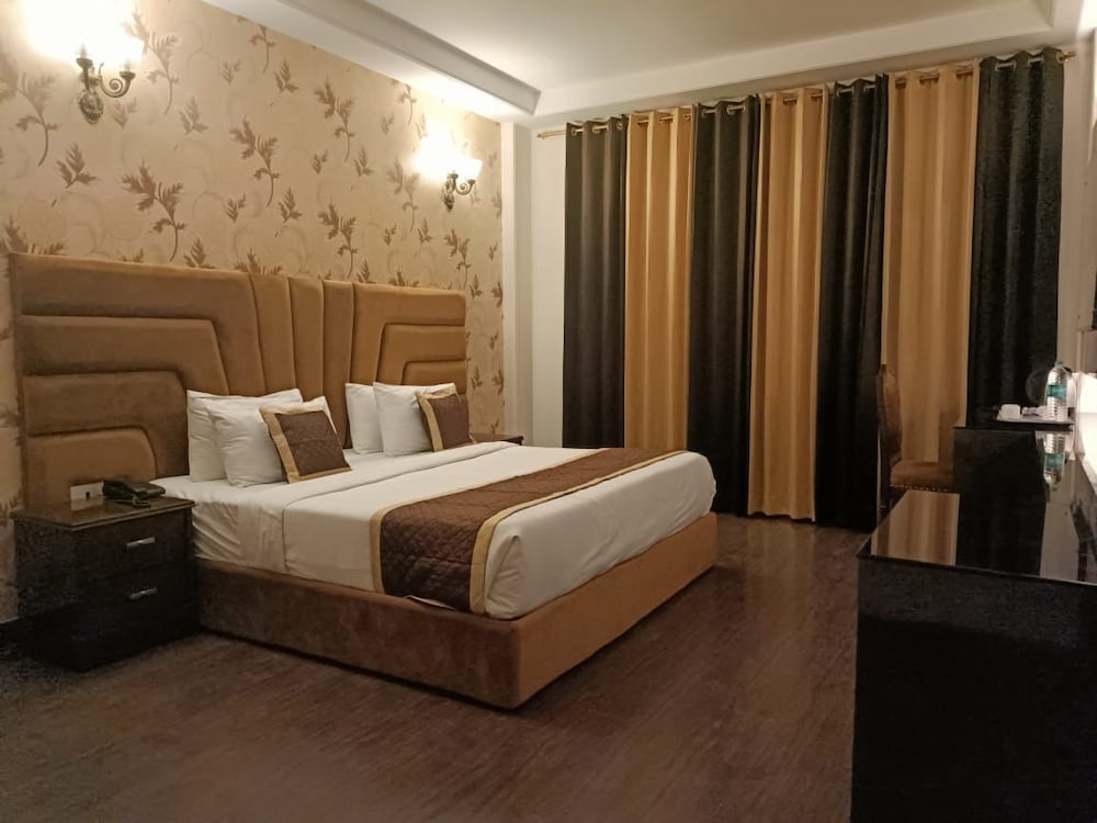 Deluxe Single Room