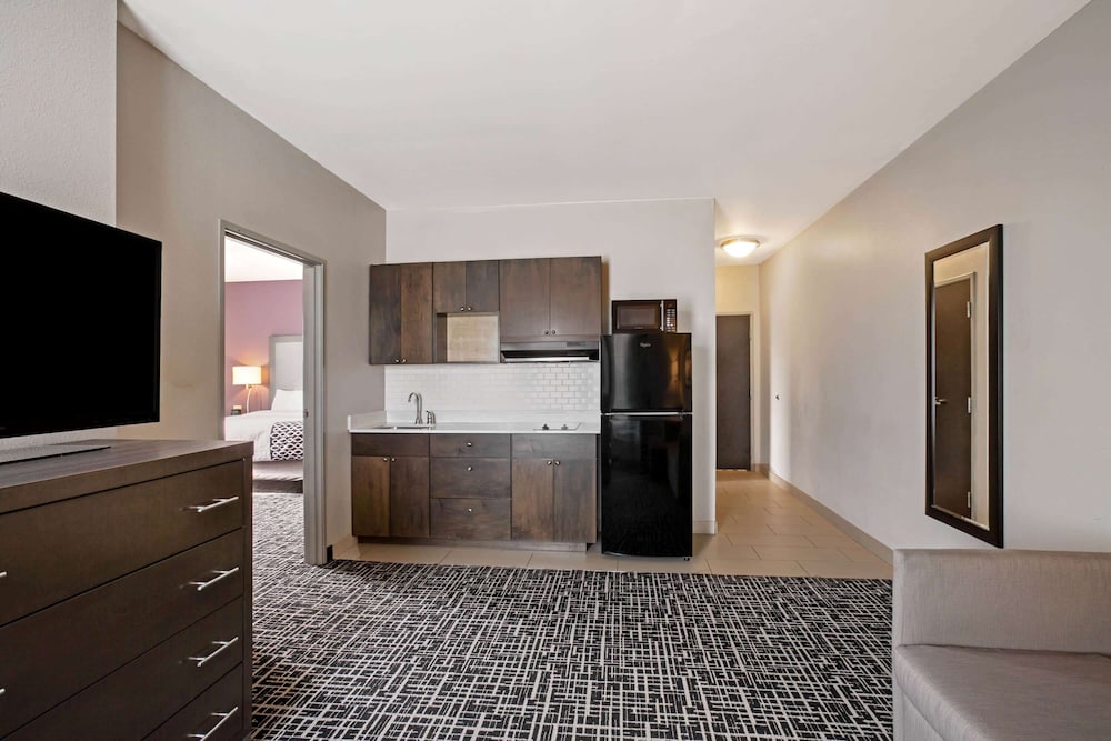 Deluxe Suite, 1 Bedroom, Non Smoking photo 1