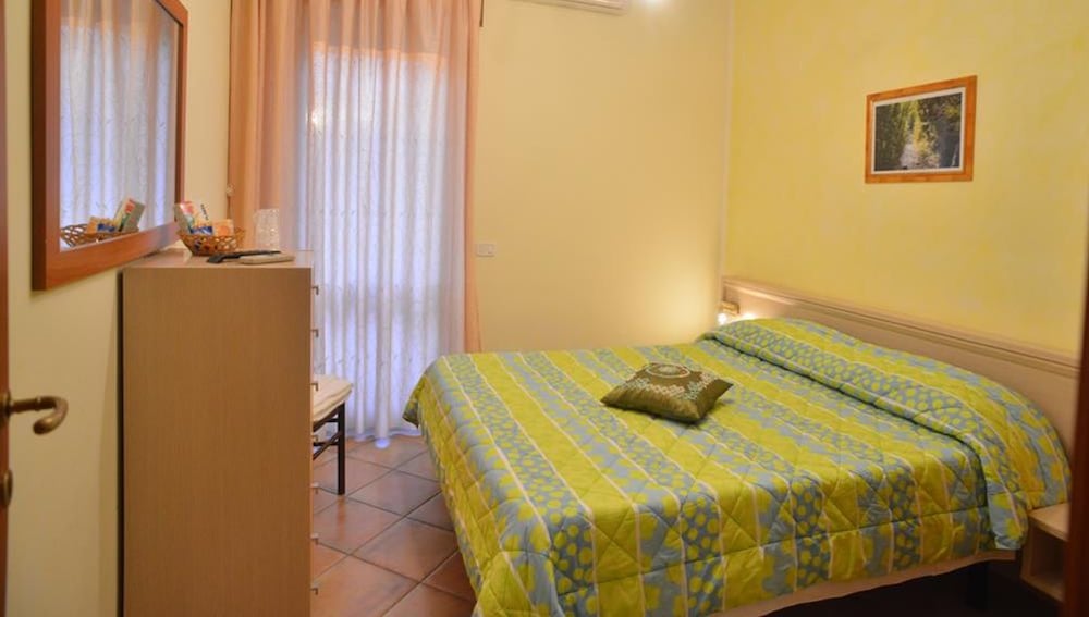 Apartment, 2 Bedrooms, 2 Bathrooms, Ground Floor photo 3