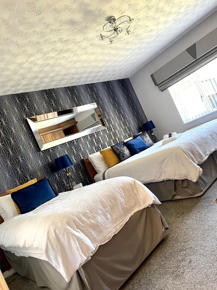 Deluxe Double or Twin Room, Ensuite, Mountain View photo 2