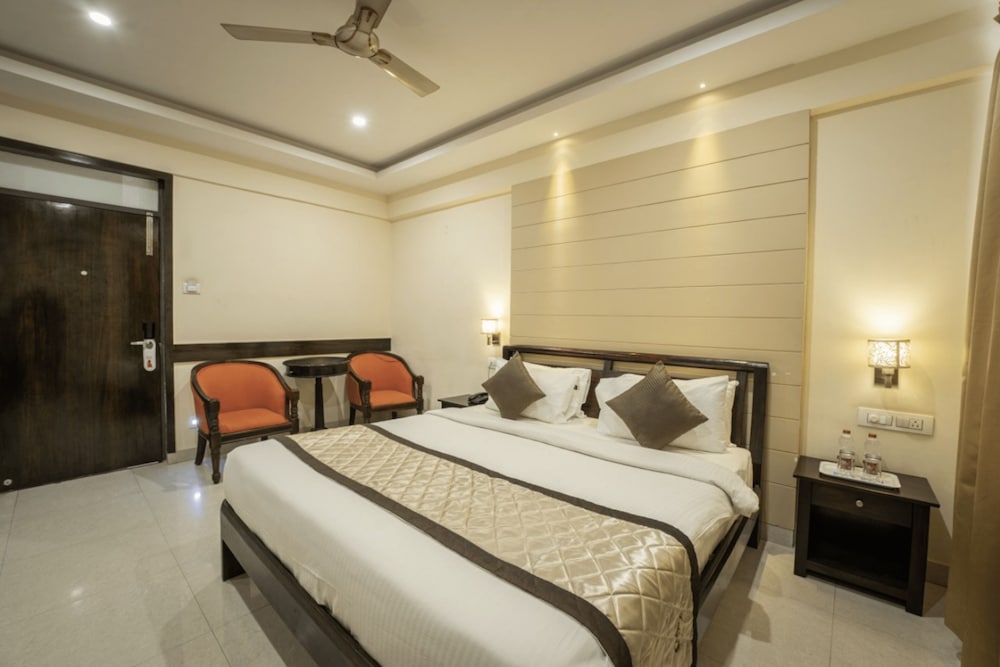 Deluxe Room - Photo 6