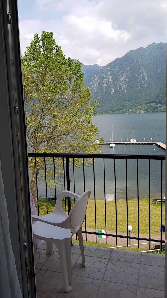 Double Room, Lake View photo 3