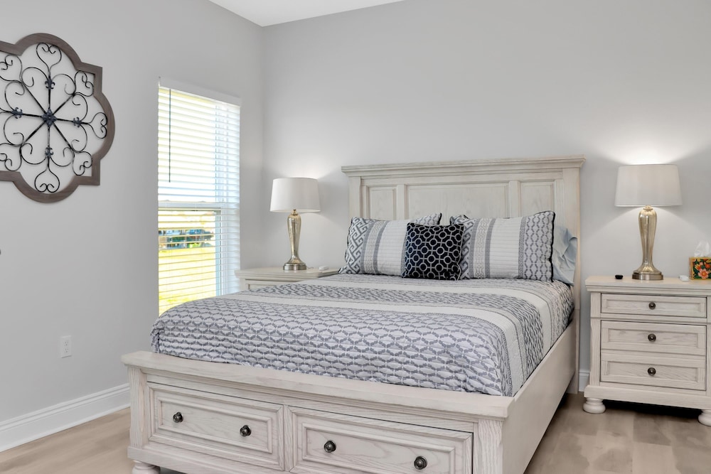 House, 2 Queen Beds (Sea La)