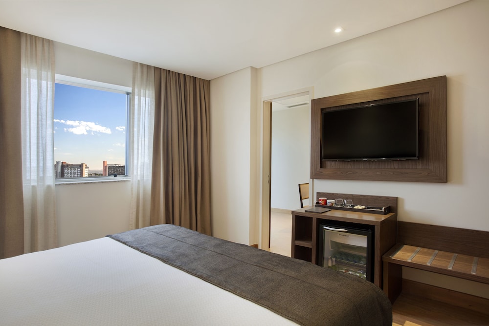Executive Room, City View thumbnail 5