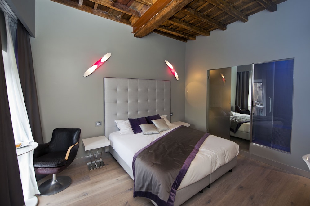 Family Quadruple Room, 2 Bedrooms, City View photo 1