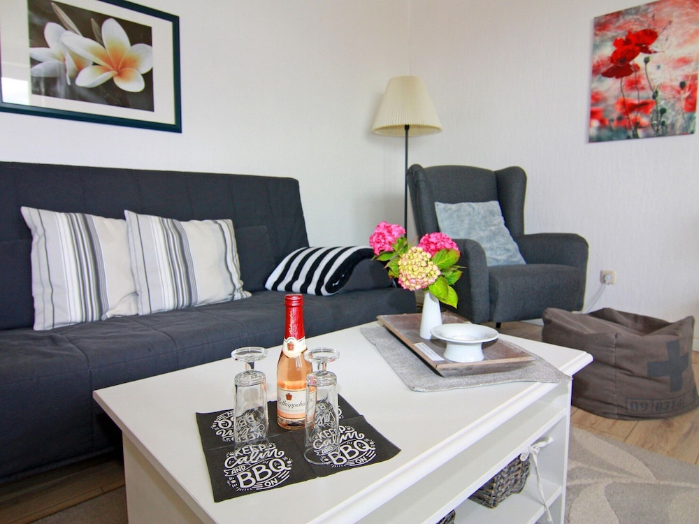 Apartment photo 2