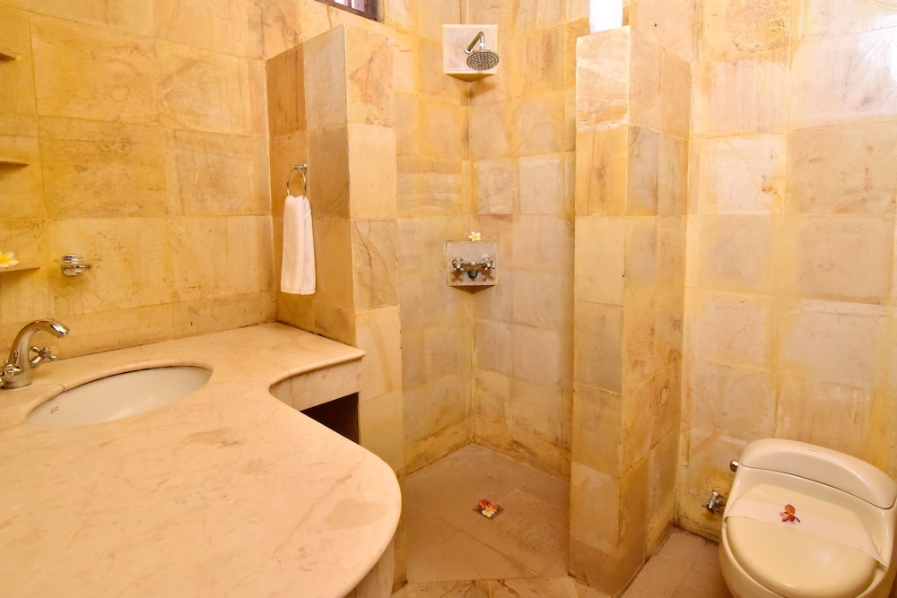 Suite - Photo 3