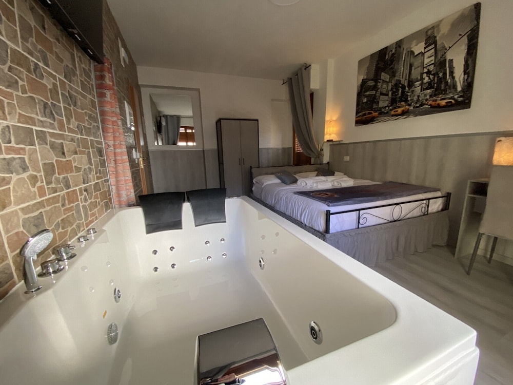 Suite Con Vasca Idromassaggio Psiche