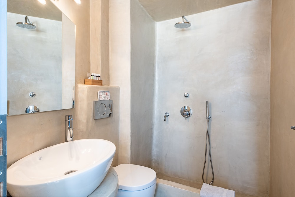Double Room (Caldera View) - Photo 9