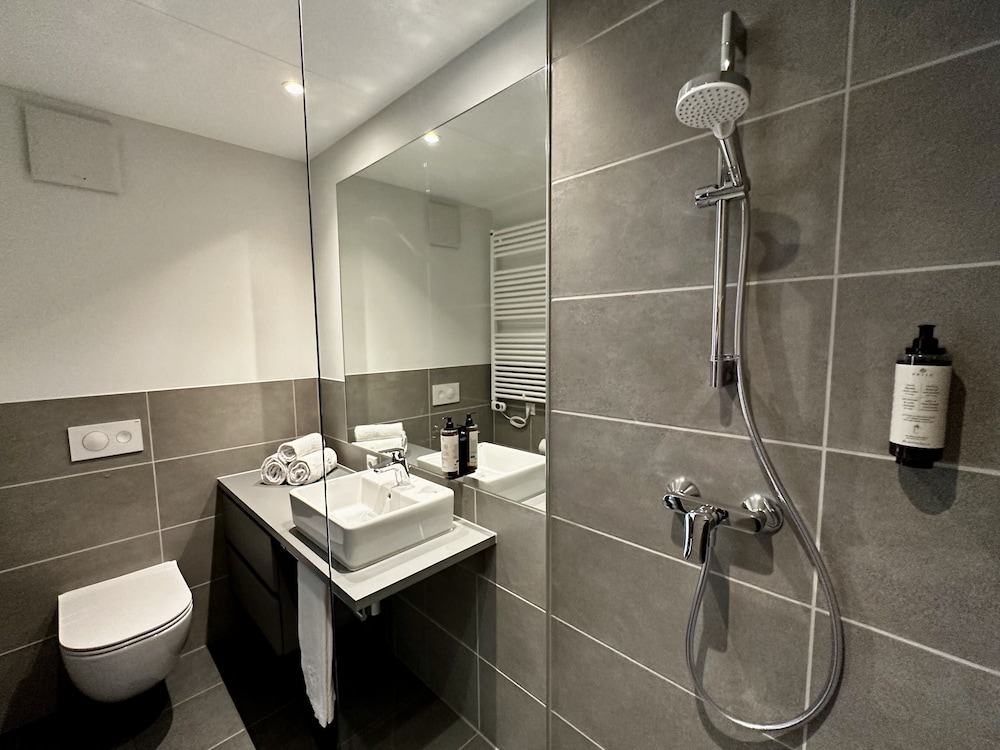 Studio Apartment with Kitchen - Photo 7