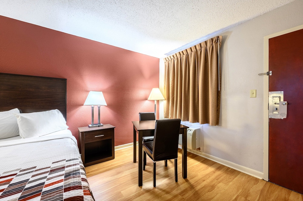 Superior Room, 1 King Bed, Accessible, Non Smoking photo 2