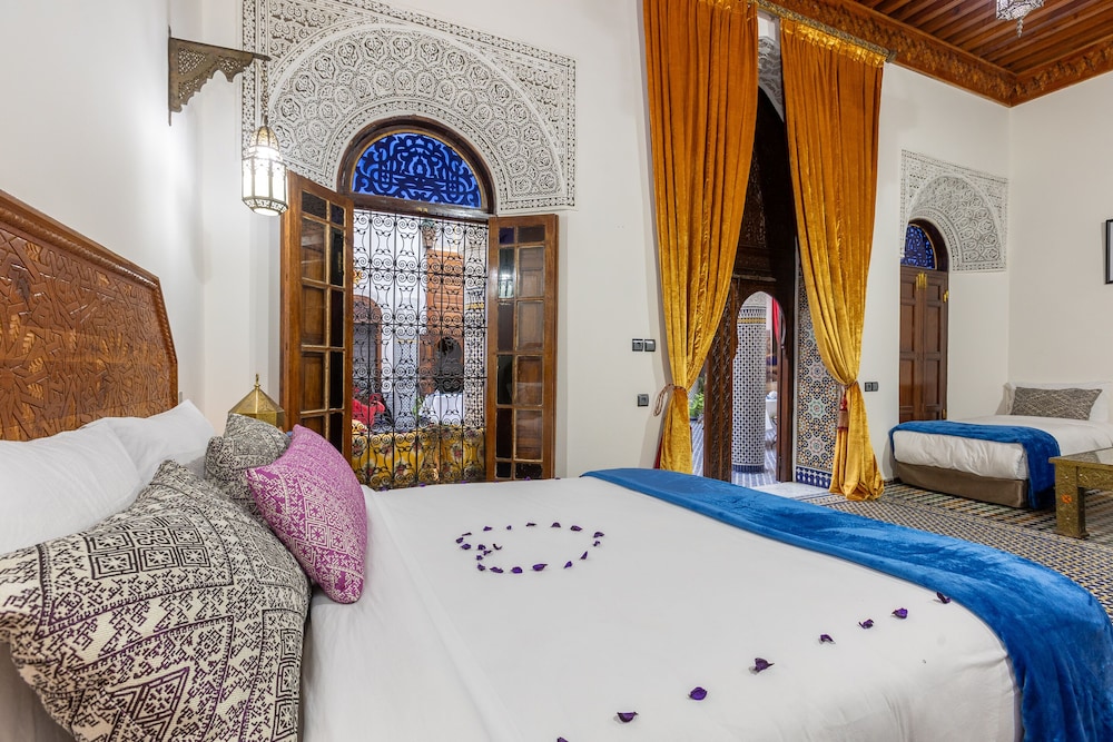 Suite (Mostakfi) photo 1