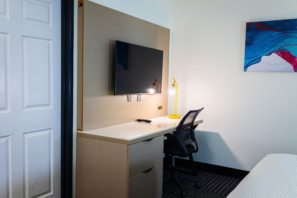 Suite, Multiple Beds, Non Smoking photo 3