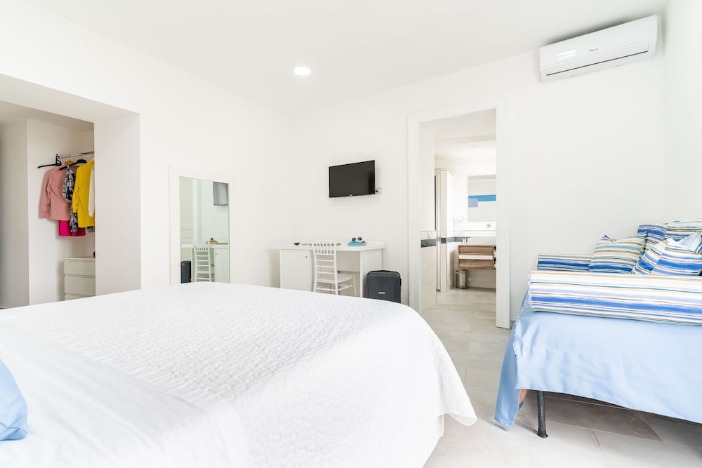 Superior Triple Room - Photo 8